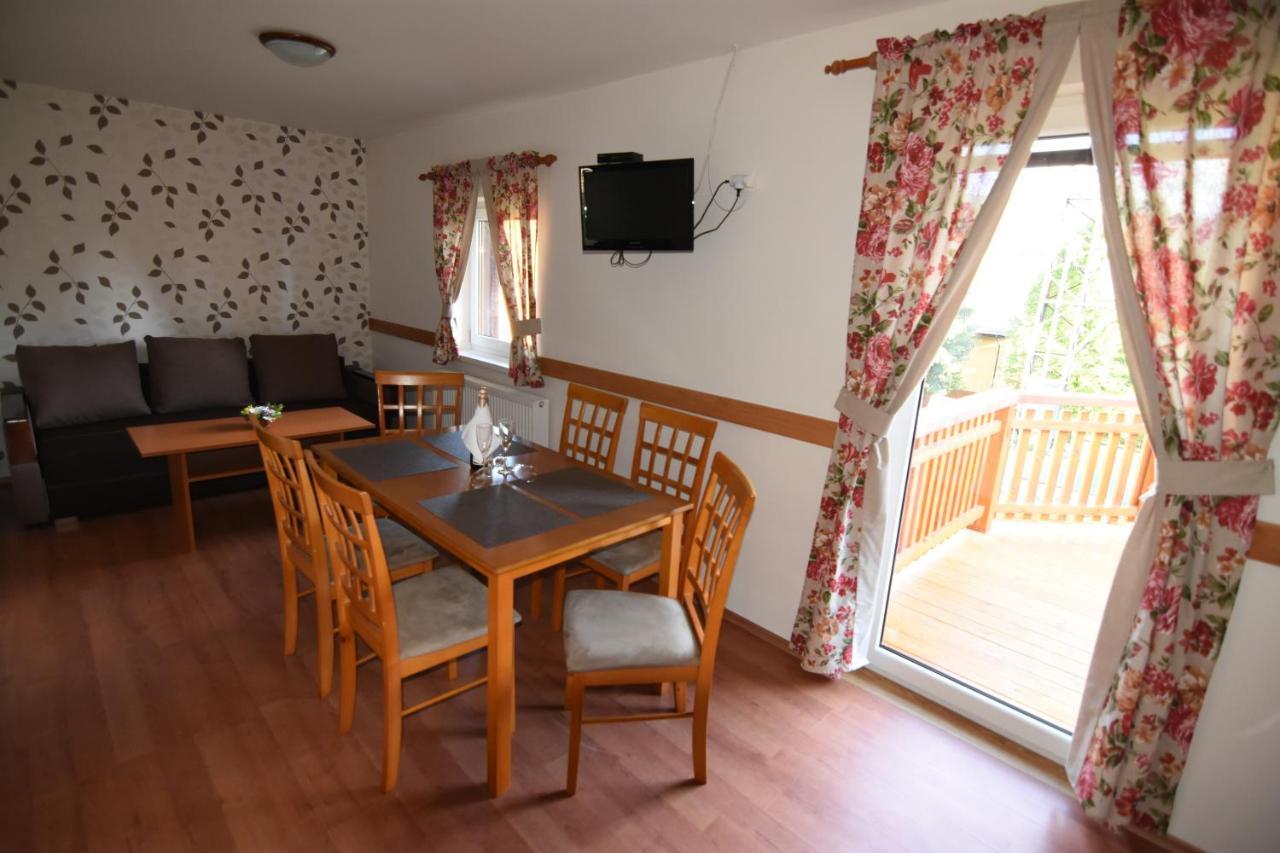 Holiday Park Orava Bungalows Дольний Кубін Екстер'єр фото